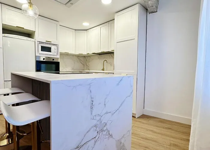 Apartment Centre 2 *